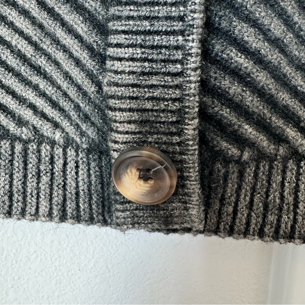 Emory Park Grey Chunky Knit Asymmetrical Ribbed Skirt Size Medium Fall Winter - Picture 6 of 12